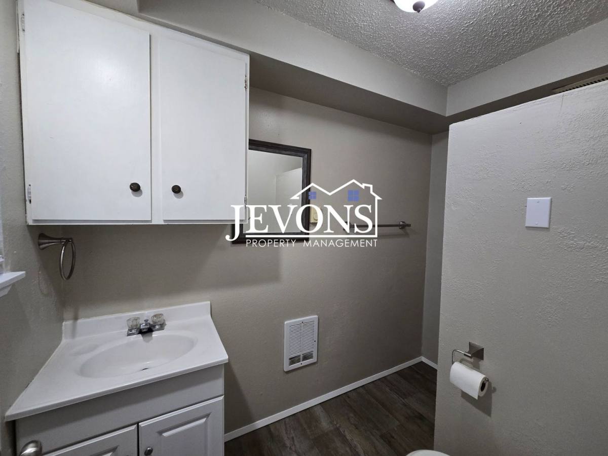 Apartment for rent at 406 S 60th Ave, Yakima, WA 98908