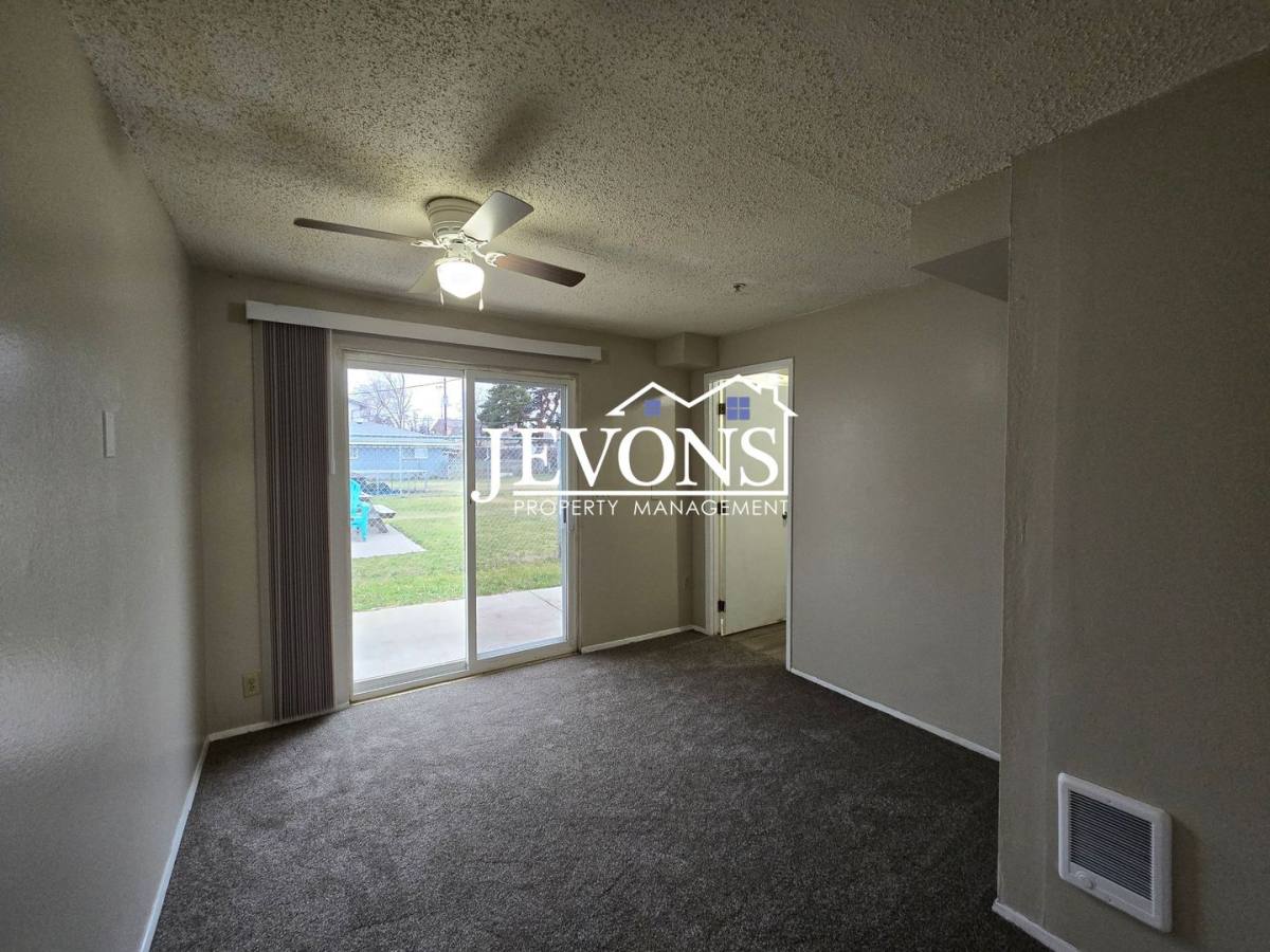 Apartment for rent at 406 S 60th Ave, Yakima, WA 98908