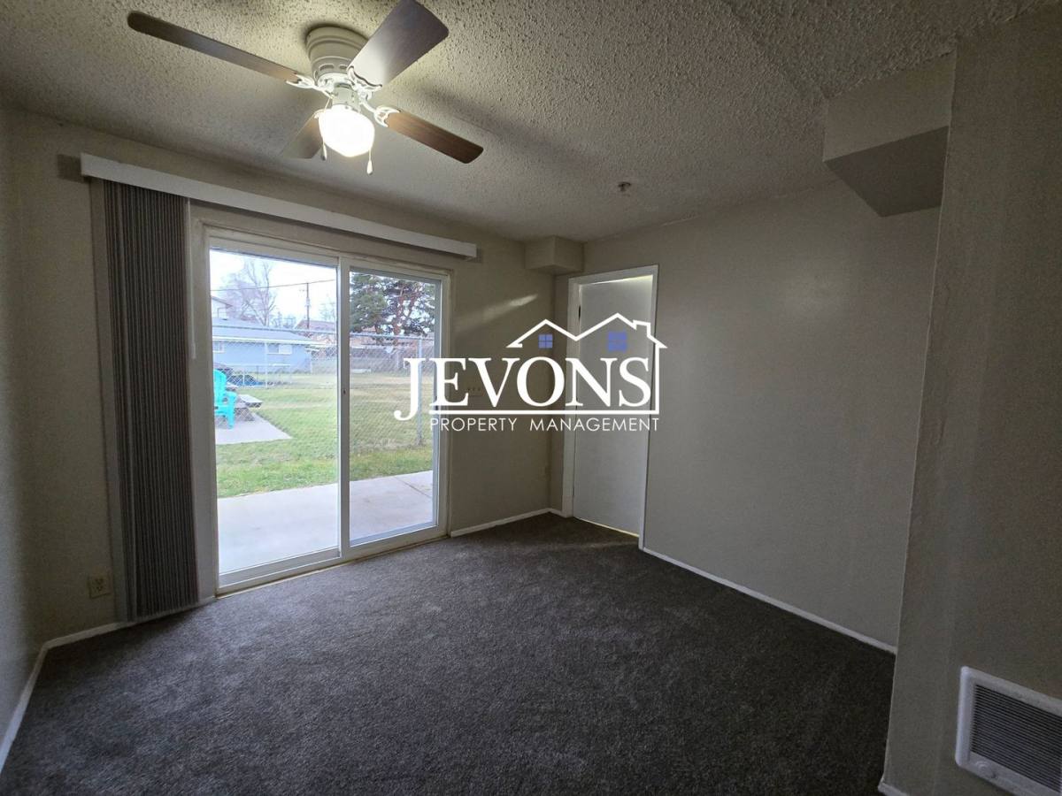 Apartment for rent at 406 S 60th Ave, Yakima, WA 98908