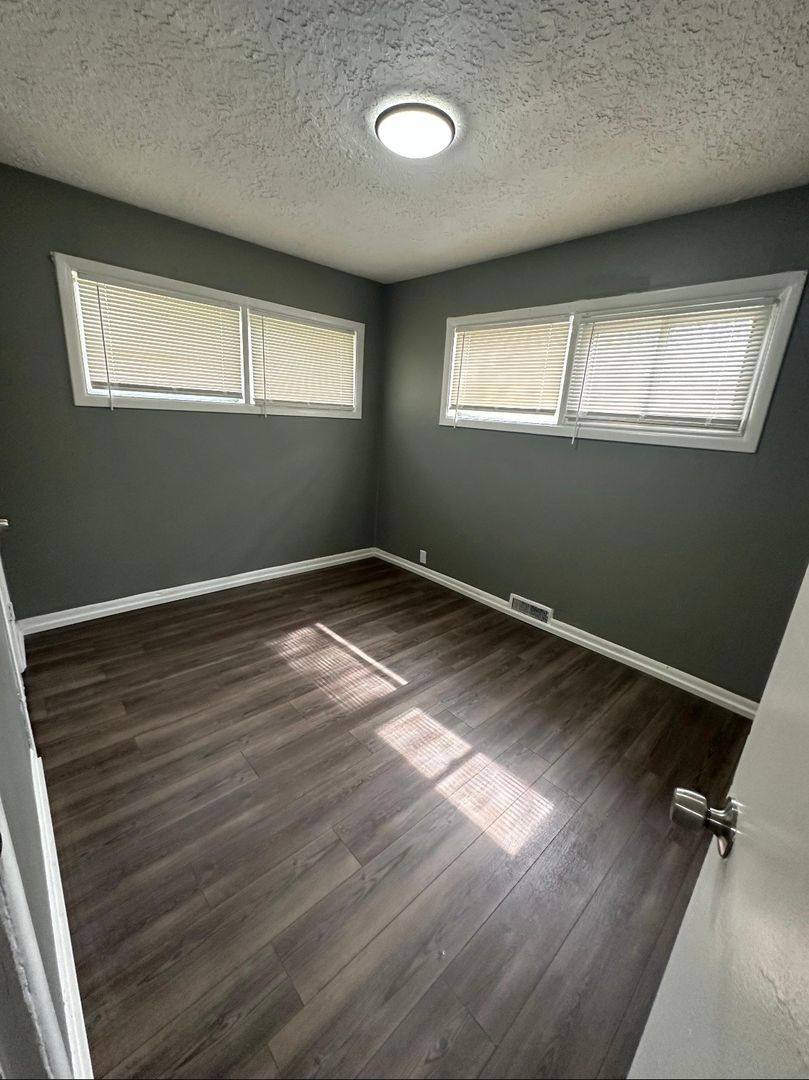 House for rent at 7114 E 112th St, Kansas City, MO 64134