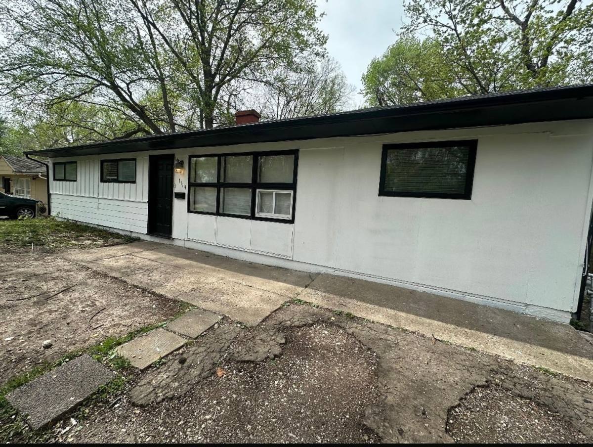 House for rent at 7114 E 112th St, Kansas City, MO 64134