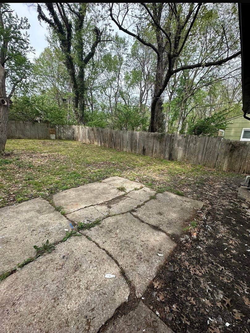 House for rent at 7114 E 112th St, Kansas City, MO 64134
