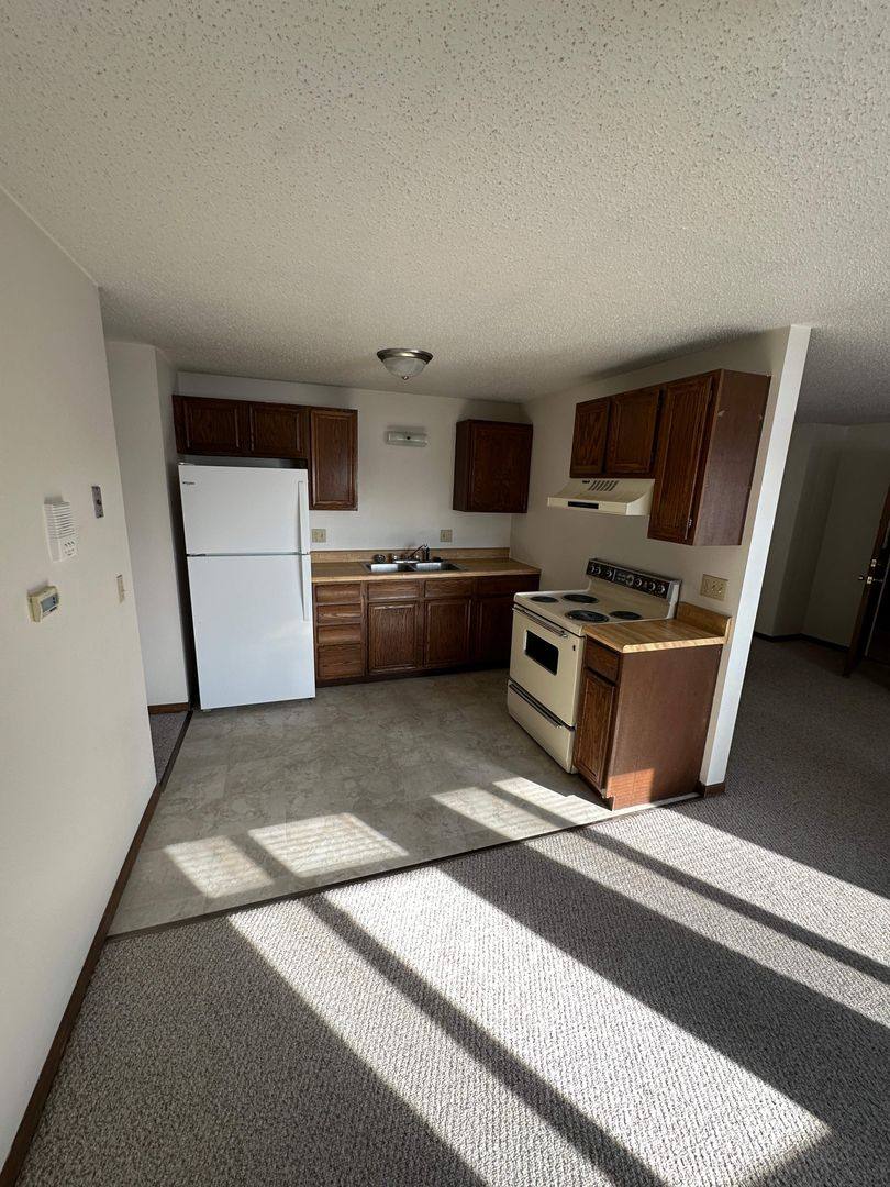 Apartment for rent at 651 6th St SE, Mason City, IA 50401