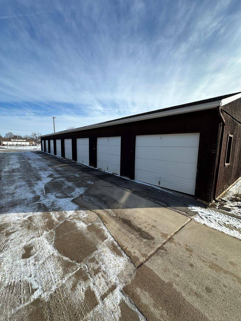 Apartment for rent at 651 6th St SE, Mason City, IA 50401