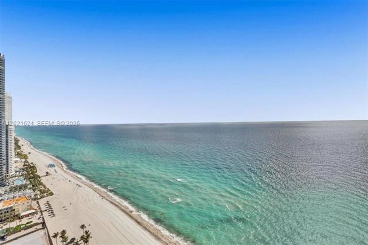 Apartment for rent at 18201 Collins Ave, North Miami Beach, FL 33160