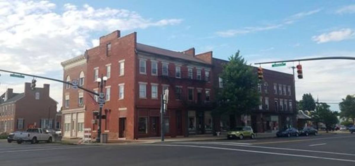 Apartment for rent at 1 E High St, London, OH 43140