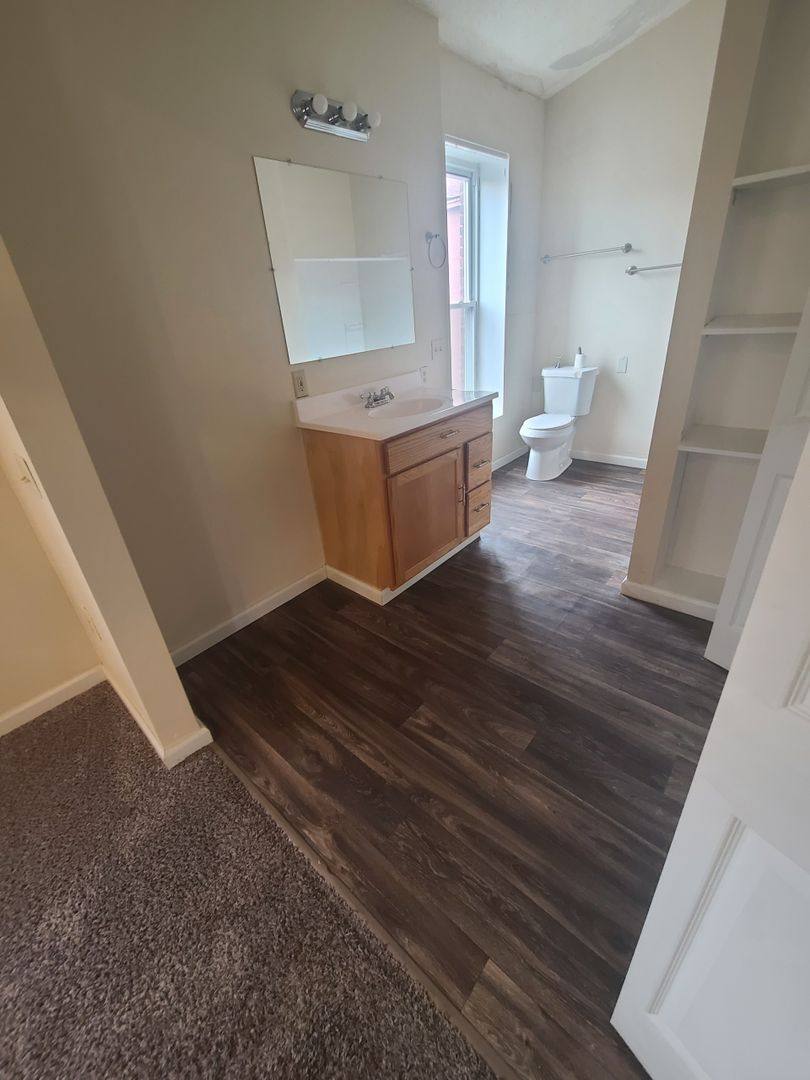 Apartment for rent at 1 E High St, London, OH 43140