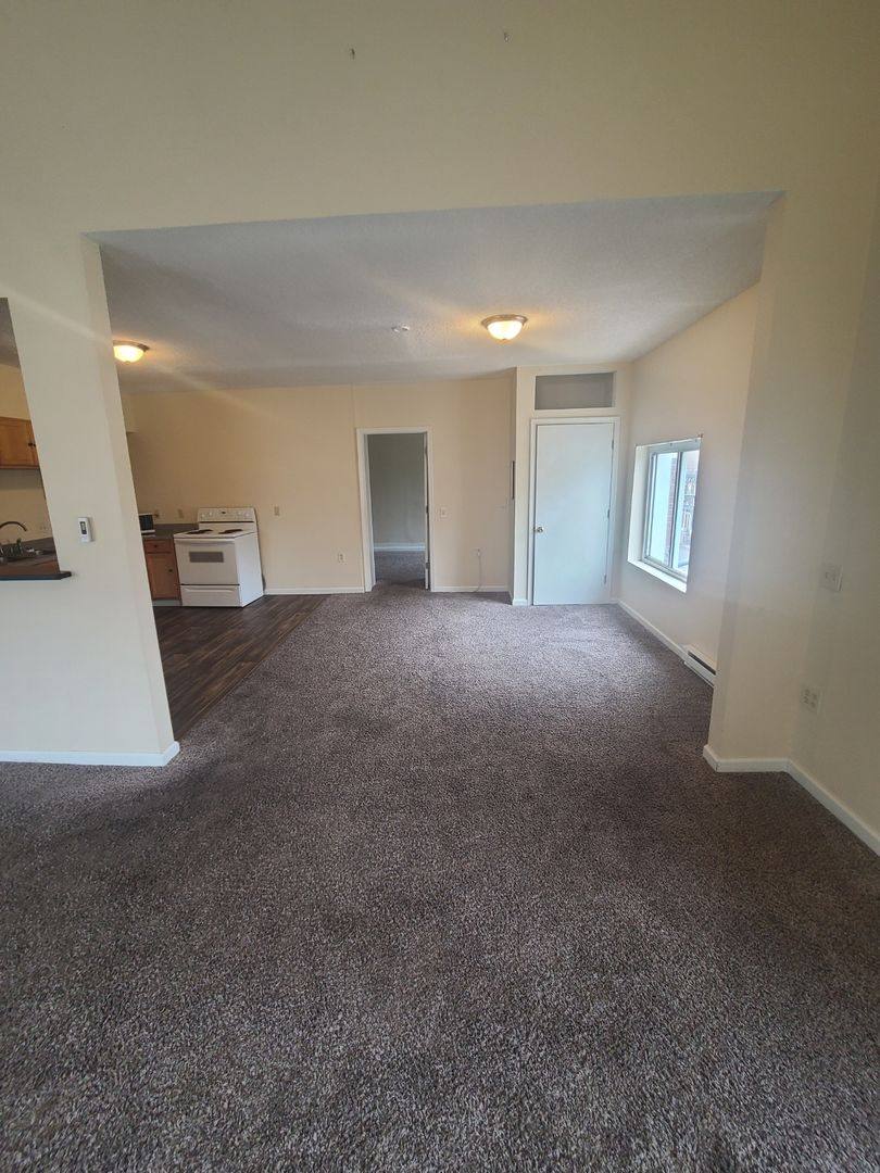 Apartment for rent at 1 E High St, London, OH 43140