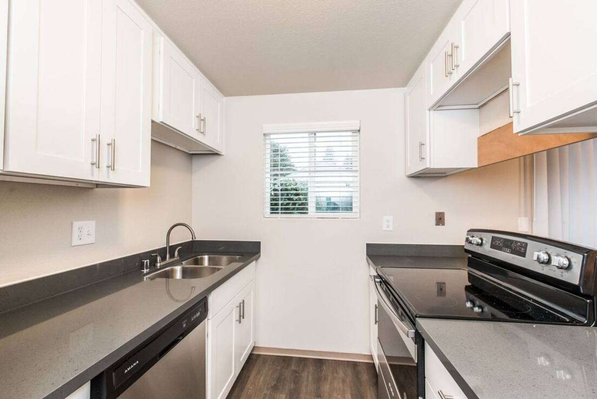 Townhouse for rent at 2707 - 2711 Mountain View Ave W, Tacoma, WA 98466