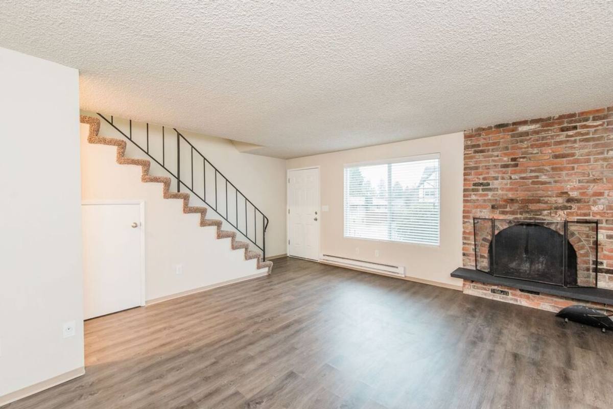 Townhouse for rent at 2707 - 2711 Mountain View Ave W, Tacoma, WA 98466