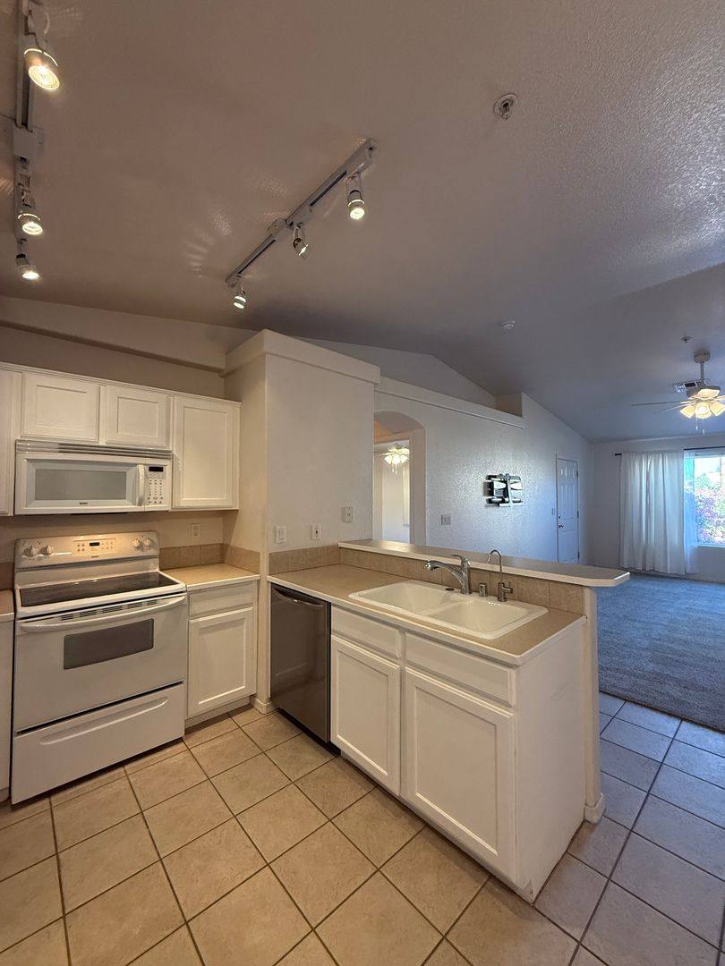 Condo for rent at 470 Acoma Blvd S #123B, Lake Havasu City, AZ 86406