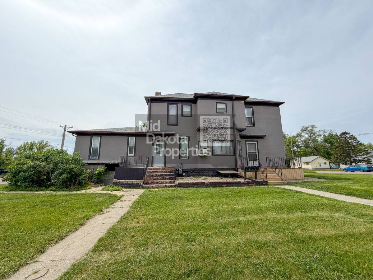 Apartment for rent at 221 E 9th Ave, Mitchell, SD 57301