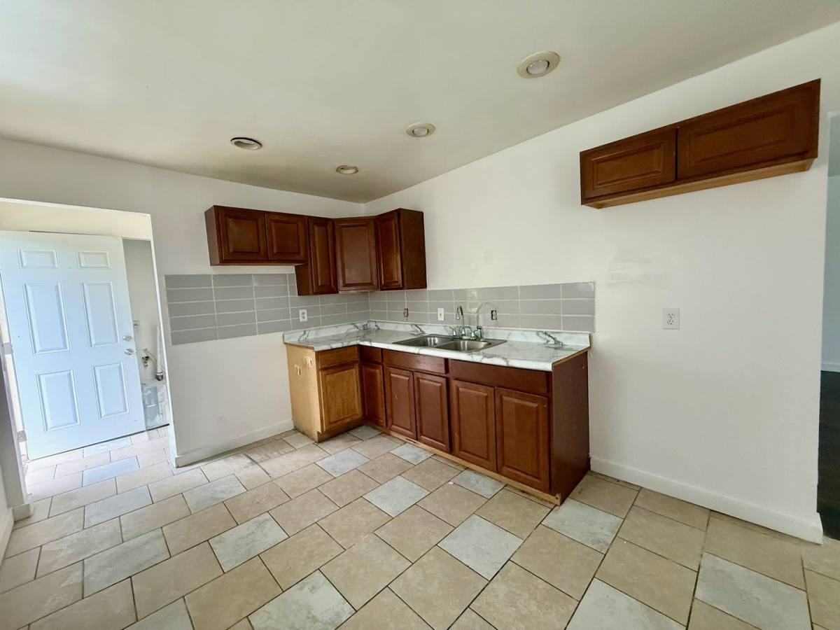 House for rent at 3149 N Gladstone Ave, Indianapolis, IN 46218