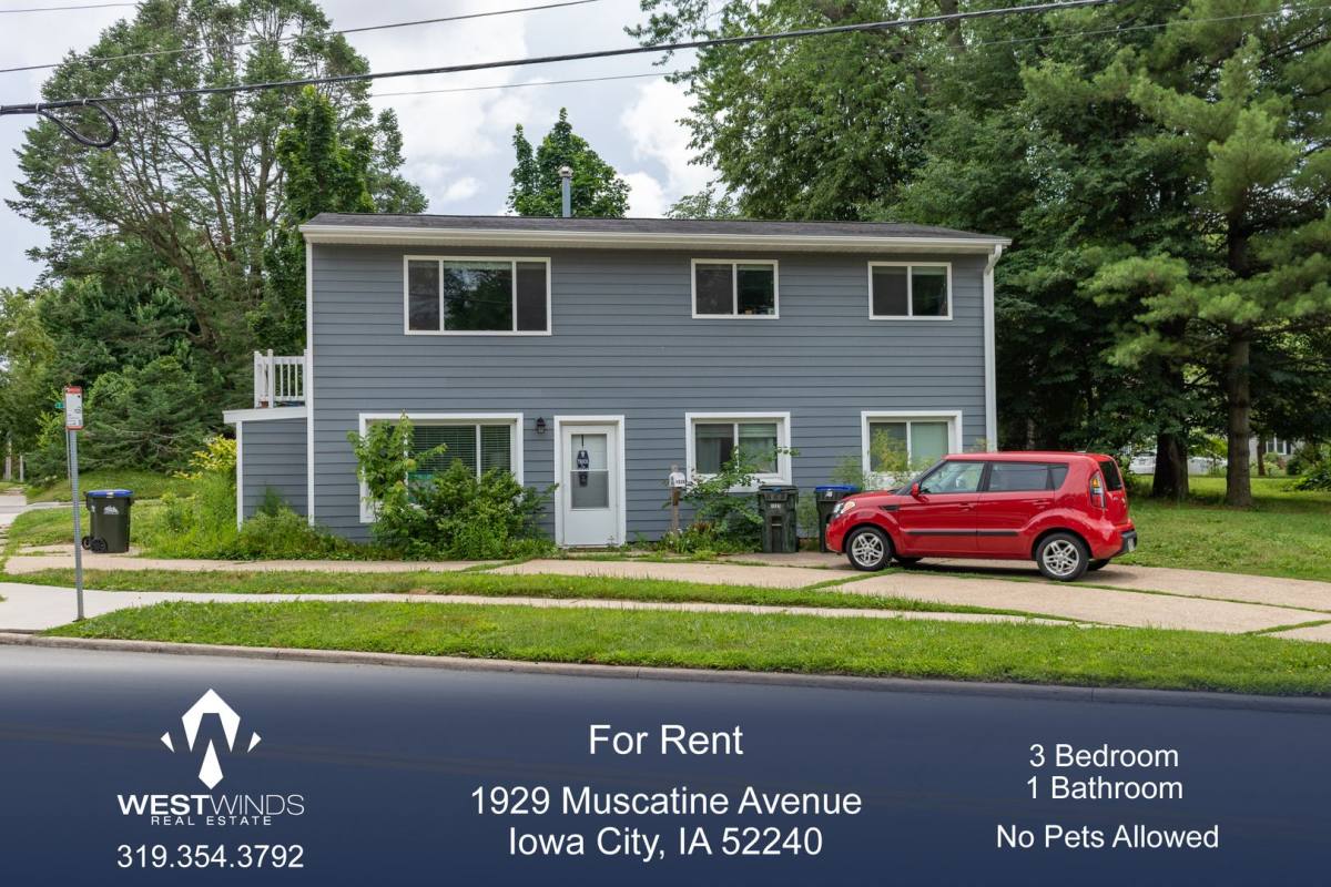 Apartment for rent at 1929 Muscatine Ave, Iowa City, IA 52240