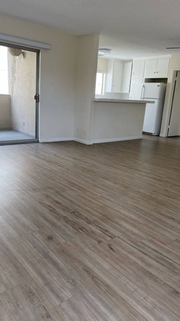 Apartment for rent at 11830 Darlington Ave, Los Angeles, CA 90049