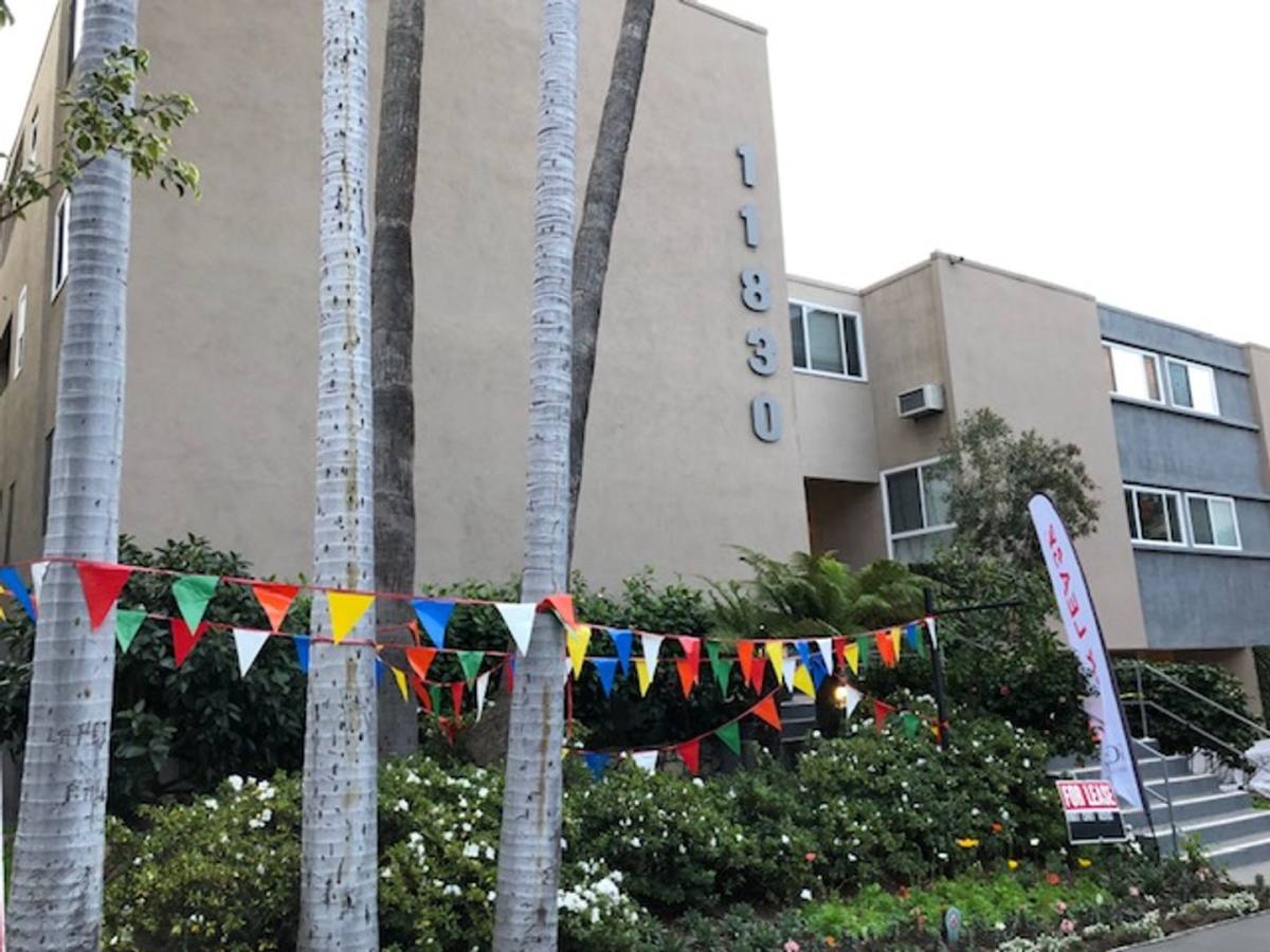 Apartment for rent at 11830 Darlington Ave, Los Angeles, CA 90049