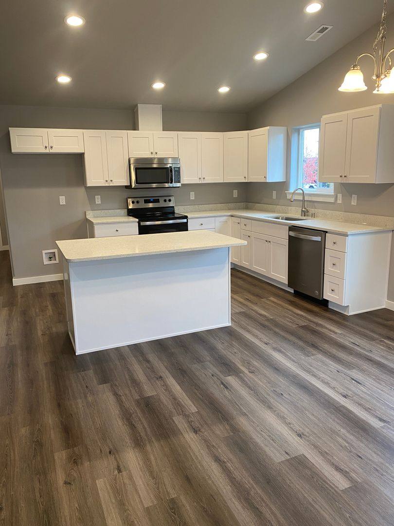 House for rent at 1330 W Bonneville St, Moses Lake, WA 98837