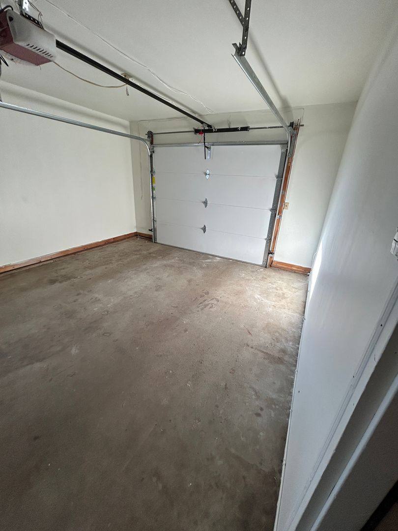 Townhouse for rent at 359 9th Ave E, Dickinson, ND 58601
