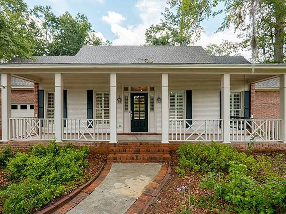 House for rent at 1009 Williamsburg Dr, Valdosta, GA 31602
