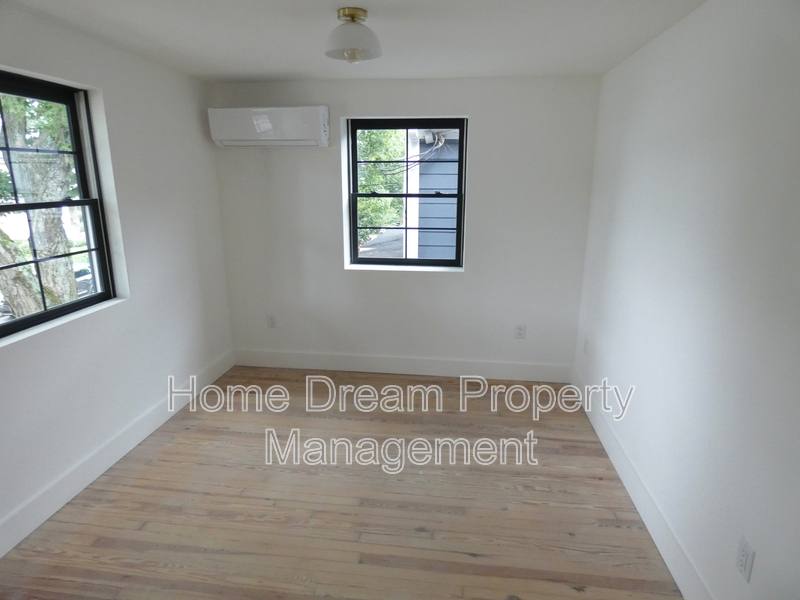 Apartment for rent at 1401 Charles St, Fredericksburg, VA 22401