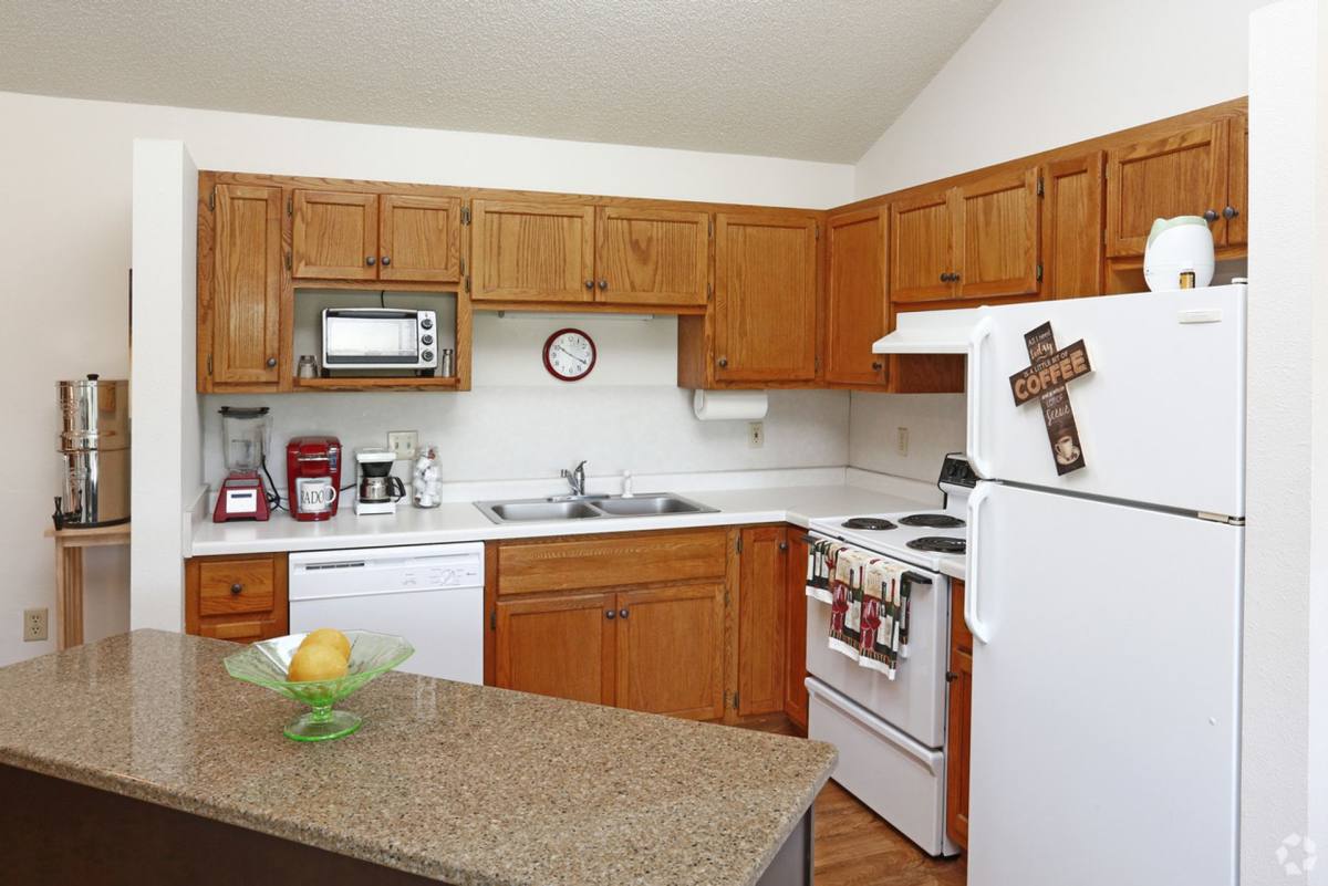 Apartment for rent at 705 Century Ave SW, Hutchinson, MN 55350