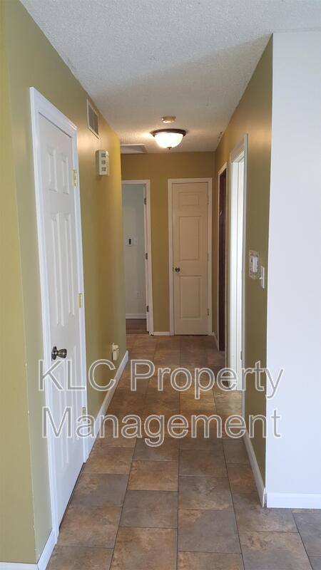 House for rent at 3607 E 42nd St, Des Moines, IA 50317