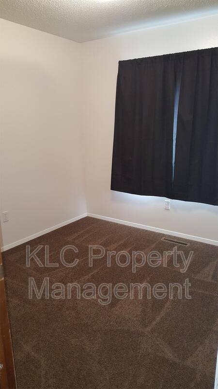 House for rent at 3607 E 42nd St, Des Moines, IA 50317