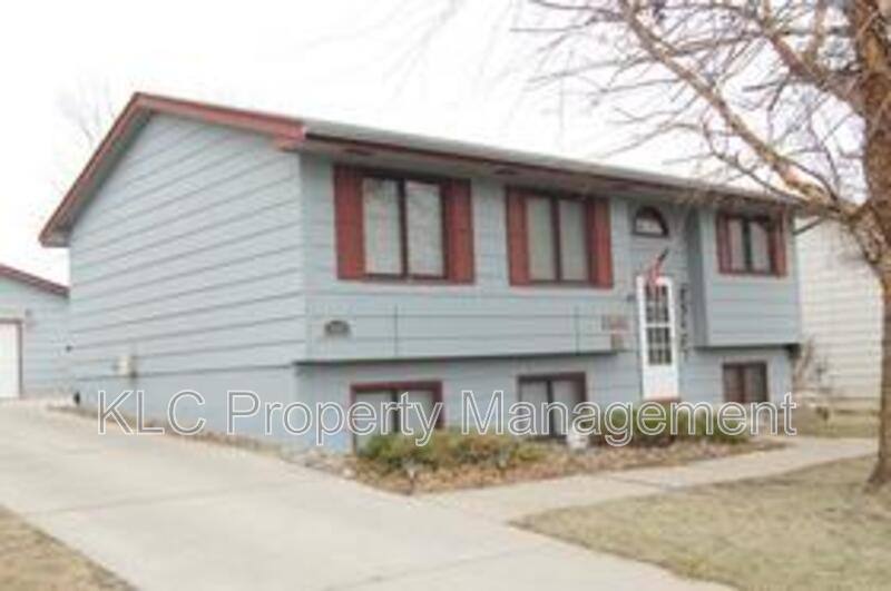 House for rent at 3607 E 42nd St, Des Moines, IA 50317