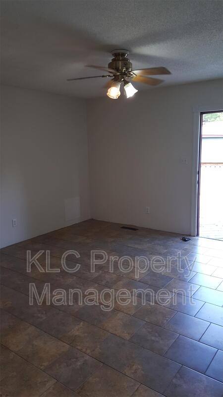 House for rent at 3607 E 42nd St, Des Moines, IA 50317