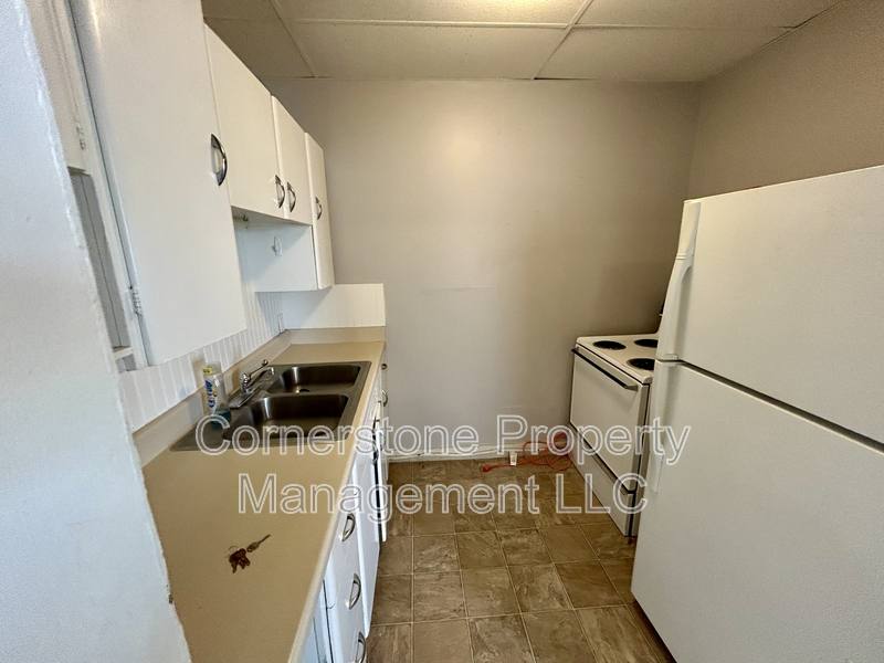Apartment for rent at 617 E 4th St #1, Tonganoxie, KS 66086