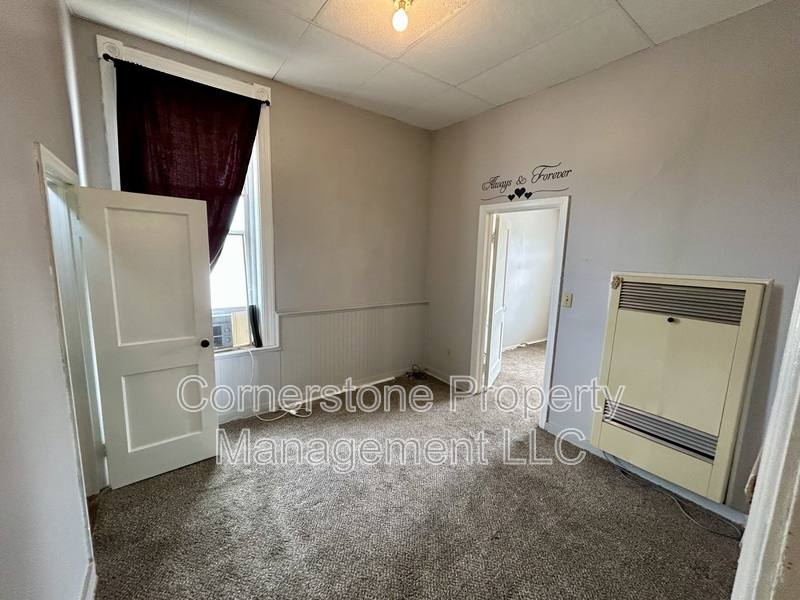 Apartment for rent at 617 E 4th St #1, Tonganoxie, KS 66086