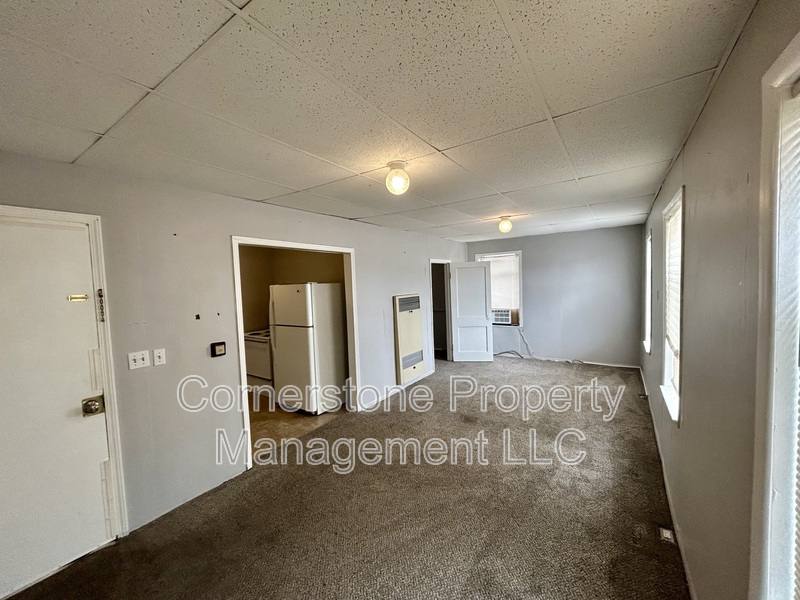 Apartment for rent at 617 E 4th St #1, Tonganoxie, KS 66086