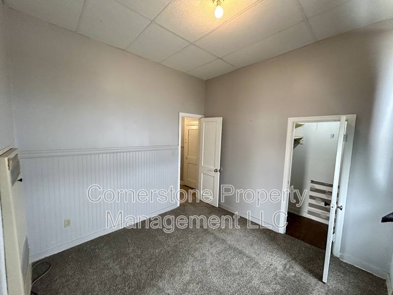 Apartment for rent at 617 E 4th St #1, Tonganoxie, KS 66086