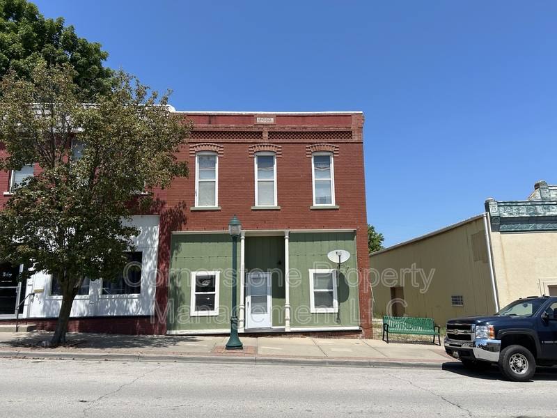 Apartment for rent at 617 E 4th St #1, Tonganoxie, KS 66086