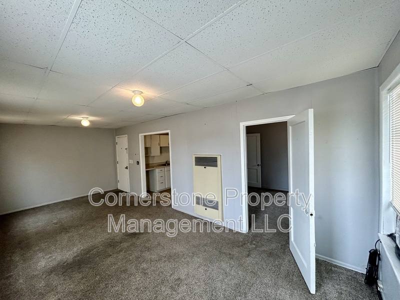 Apartment for rent at 617 E 4th St #1, Tonganoxie, KS 66086