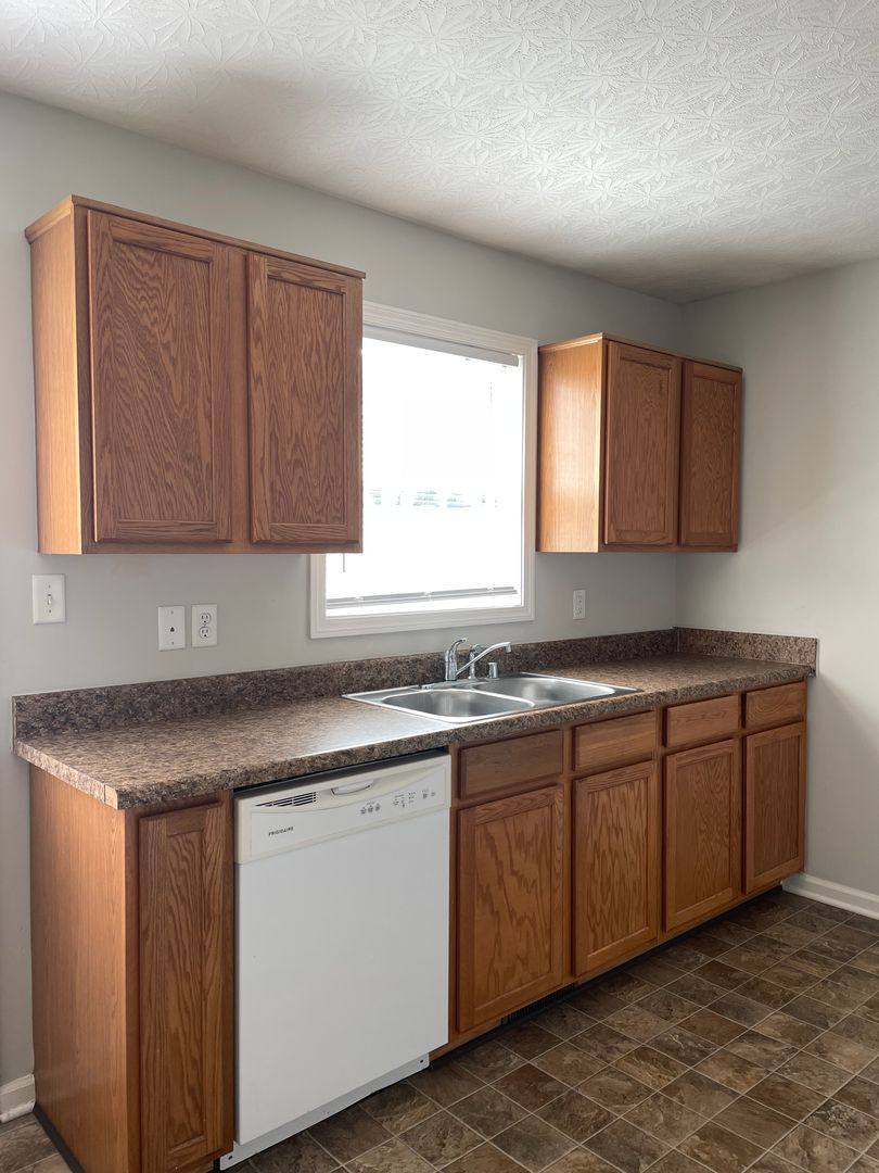 Apartment for rent at 393 Lower Stone Ave #B, Bowling Green, KY 42101