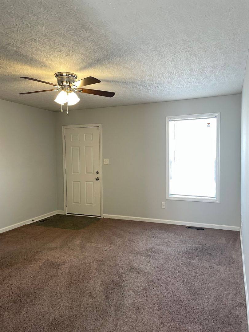 Apartment for rent at 393 Lower Stone Ave #B, Bowling Green, KY 42101