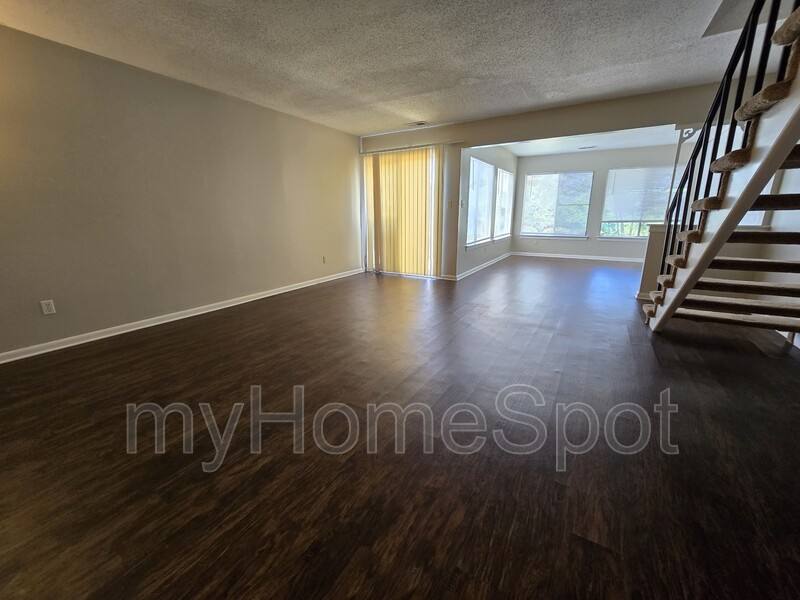 Townhouse for rent at 4828 Huron Dr, Pensacola, FL 32507
