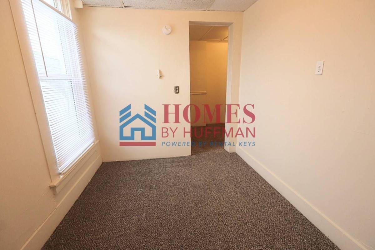 Apartment for rent at 914 N First Ave, Evansville, IN 47710