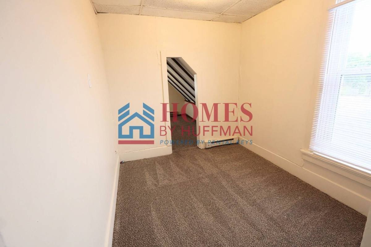 Apartment for rent at 914 N First Ave, Evansville, IN 47710