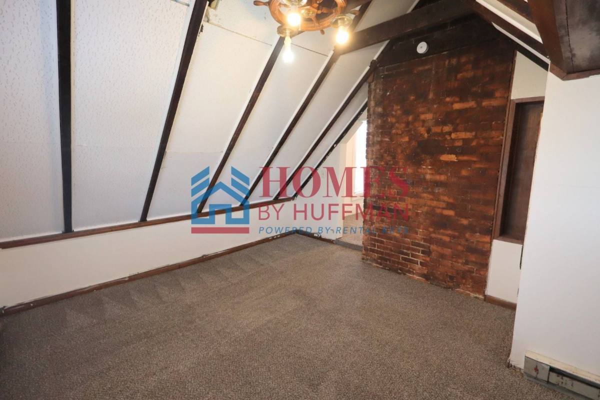Apartment for rent at 914 N First Ave, Evansville, IN 47710