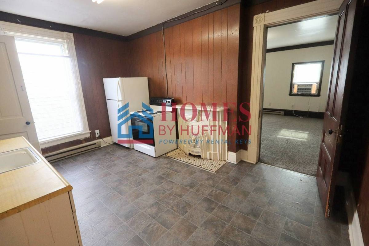 Apartment for rent at 914 N First Ave, Evansville, IN 47710