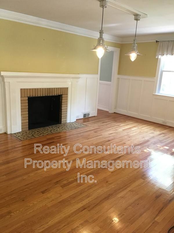 House for rent at 2461 Lyndhurst Ave, Winston Salem, NC 27103
