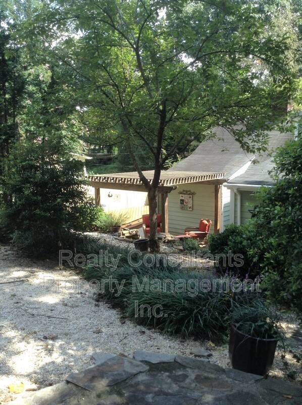House for rent at 2461 Lyndhurst Ave, Winston Salem, NC 27103