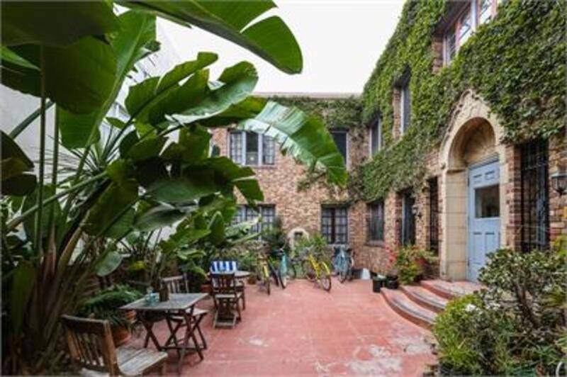 Apartment for rent at 21 Westminster Ave #101, Venice, CA 90291