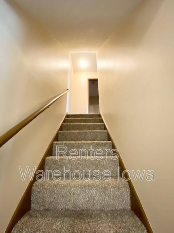 Apartment for rent at 3314 Valdez Court, Des Moines, IA 50310