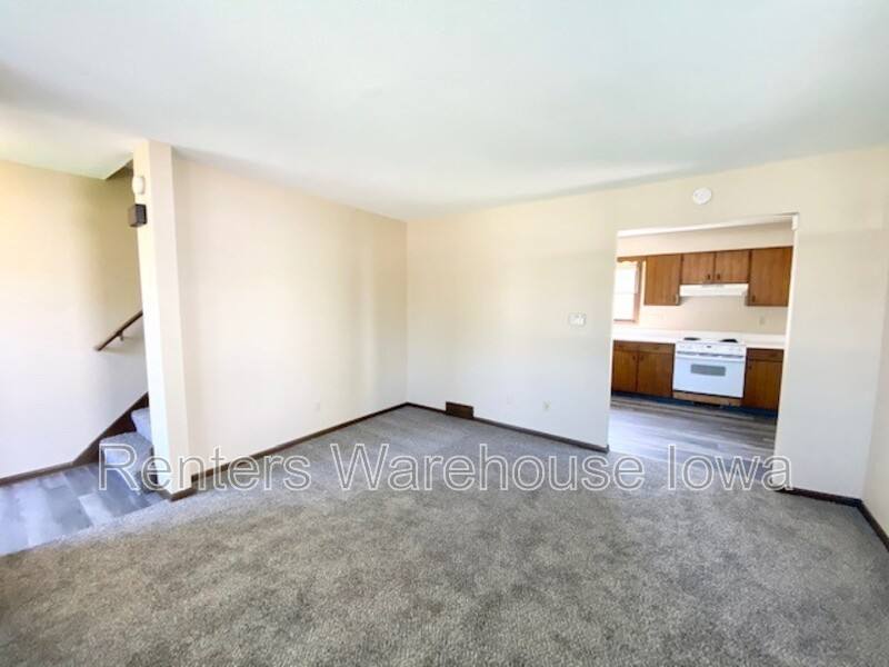 Apartment for rent at 3314 Valdez Court, Des Moines, IA 50310