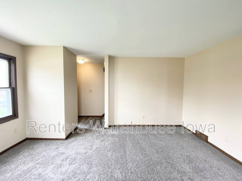 Apartment for rent at 3314 Valdez Court, Des Moines, IA 50310