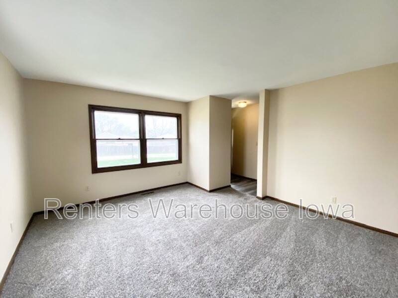 Apartment for rent at 3314 Valdez Court, Des Moines, IA 50310