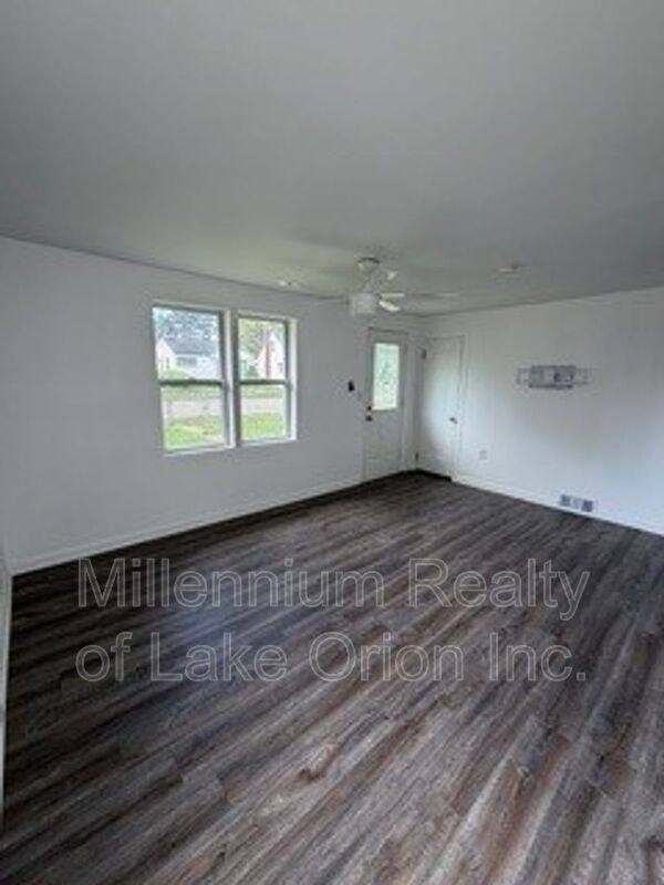 House for rent at 85 E Beverly Ave, Pontiac, MI 48340